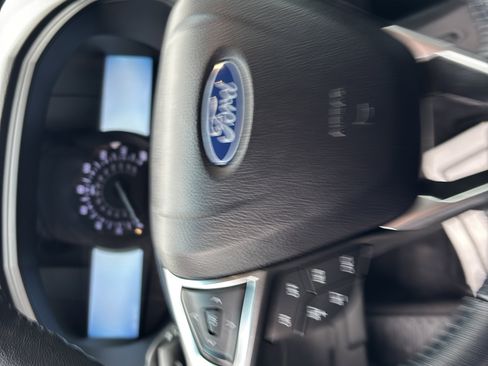 Used 2024 Ford Edge SEL image 17