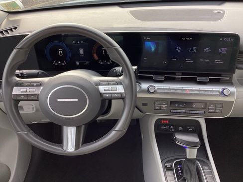 Used 2025 Hyundai Kona SEL image 21