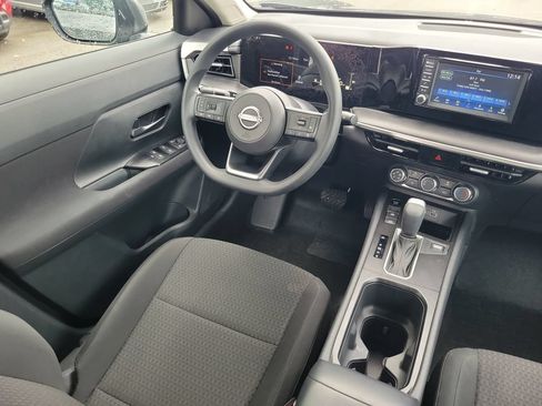 Used 2025 Nissan Kicks S AWD/4WD image 12