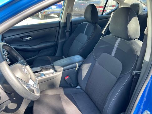 Used 2025 Nissan Sentra SV FWD image 33