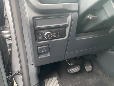 New 2025 Ford F150 XLT w/ Equipment Group 301A Standard image 33