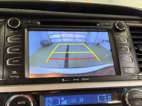 Used 2019 Toyota Highlander Limited FWD image 54