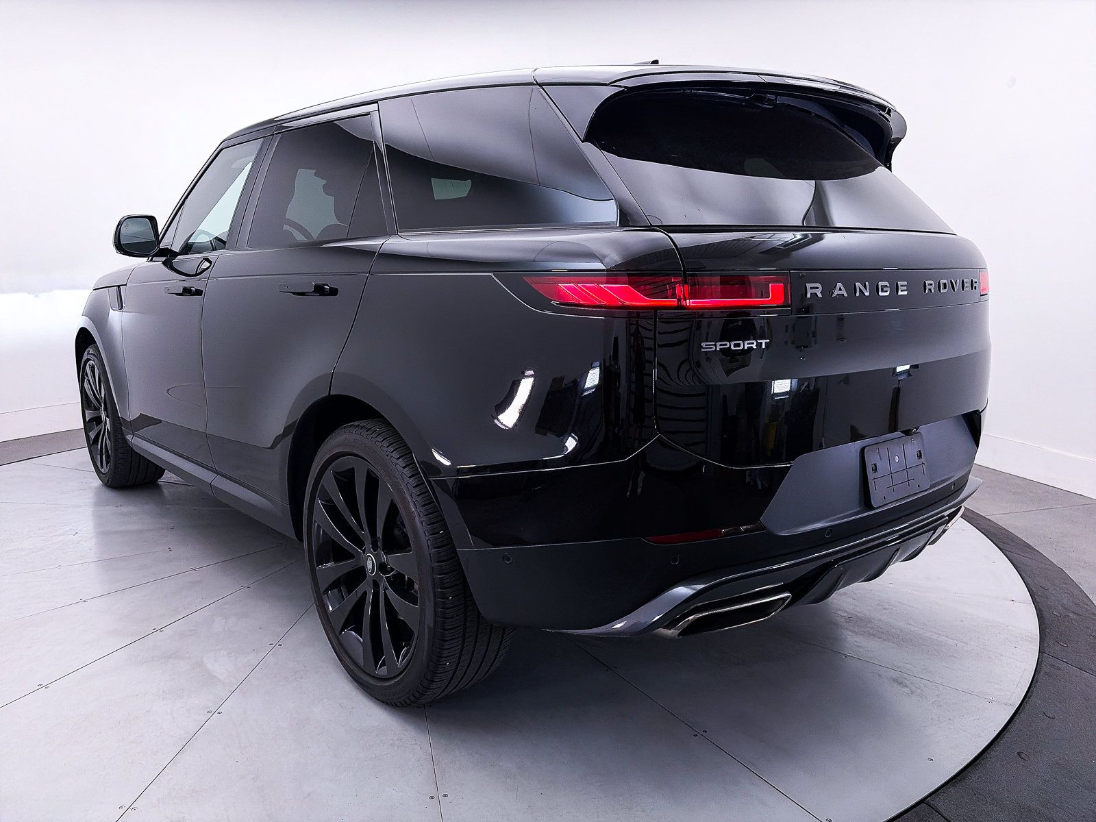 Used 2024 Land Rover Range Rover Sport SE AWD/4WD image 15