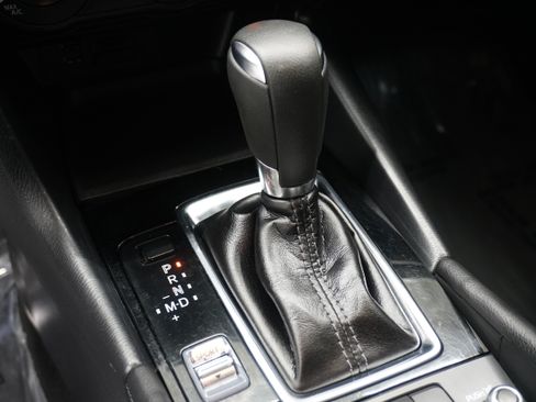 Used 2018 MAZDA MAZDA3 Sport FWD image 15