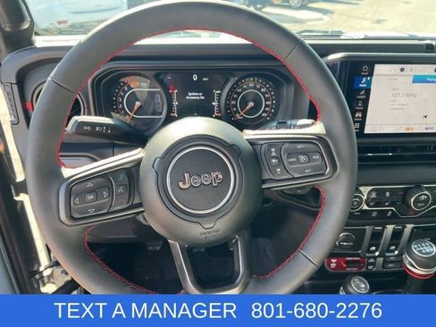 Used 2024 Jeep Wrangler Rubicon w/ Convenience Group AWD/4WD image 18