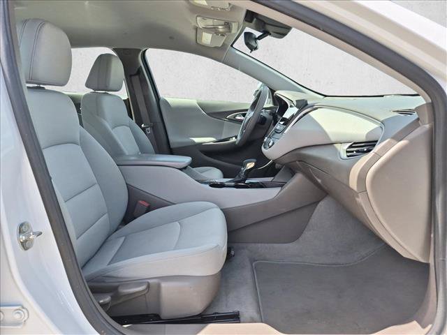 Used 2022 Chevrolet Malibu LT FWD image 17