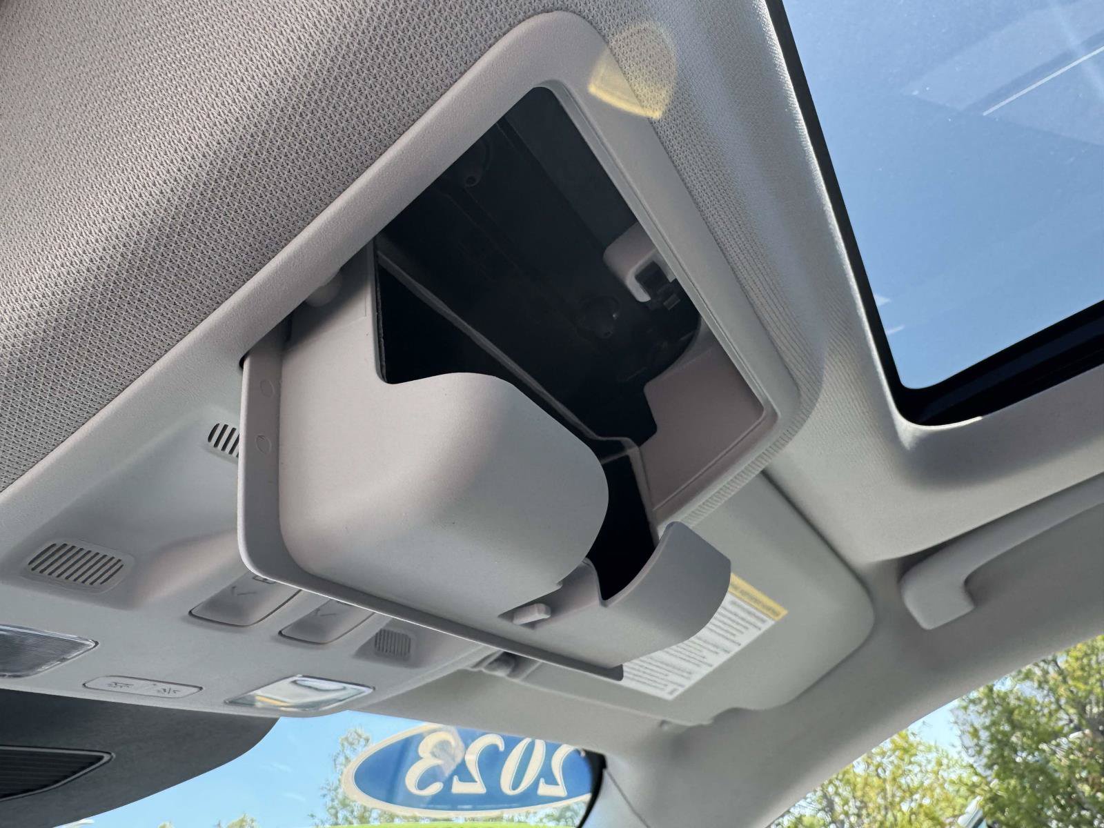 New 2023 Ford Escape SE w/ PHEV Premium Package FWD image 23
