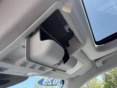 New 2023 Ford Escape SE w/ PHEV Premium Package FWD image 23