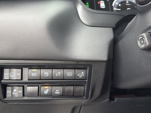 Used 2023 Toyota Sequoia Platinum AWD/4WD image 18