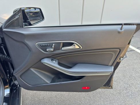 Used 2018 Mercedes-Benz CLA 250 4MATIC image 41