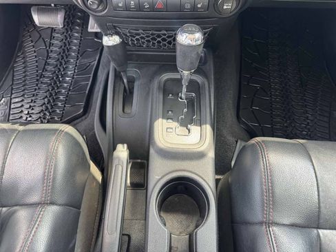 Used 2012 Jeep Wrangler Unlimited Sahara AWD/4WD image 24