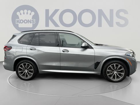 Used 2024 BMW X5 xDrive40i w/ M Sport Package AWD/4WD image 8