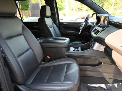 Used 2024 Chevrolet Suburban LT AWD/4WD image 20