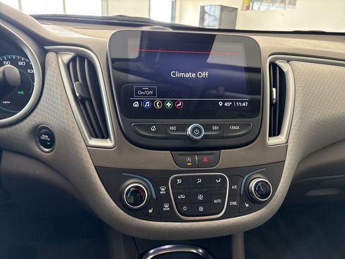 Used 2025 Chevrolet Malibu LT FWD image 12