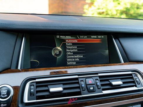 Used 2013 BMW 750i xDrive AWD/4WD image 20