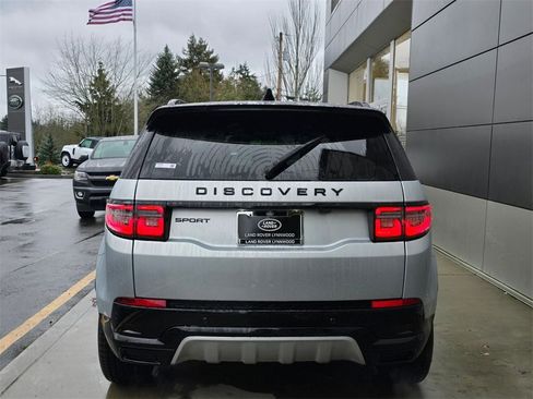 New 2025 Land Rover Discovery Sport Dynamic SE image 6