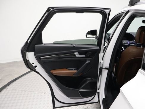 Used 2018 Audi Q5 Prestige w/ Prestige Package image 21