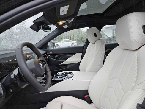 New 2026 BMW 530i xDrive w/ Premium Package image 25