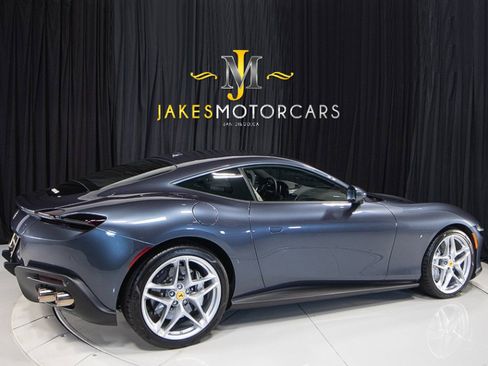 Used 2022 Ferrari Roma image 12