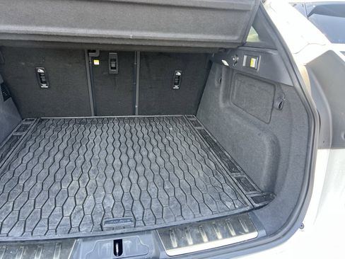 Certified 2025 Jaguar F-PACE R-Dynamic S image 34