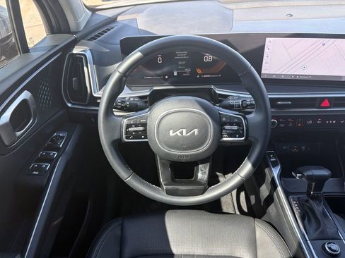 Certified 2024 Kia Sorento EX w/ Panoramic Sunroof Package FWD image 17
