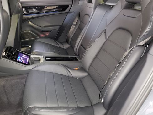 Certified 2025 Porsche Panamera 4 AWD/4WD image 21