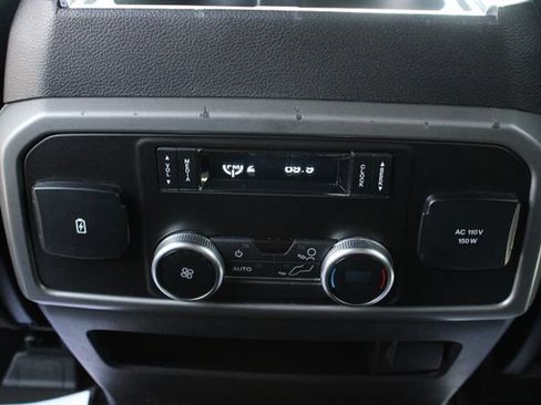 Used 2018 Ford Expedition XLT w/ Equipment Group 202A AWD/4WD image 27