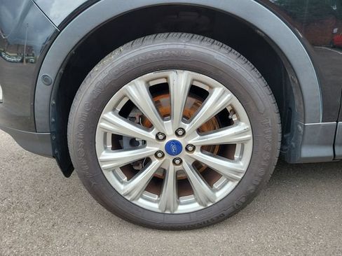 Used 2017 Ford Escape Titanium w/ Equipment Group 301A AWD/4WD image 8