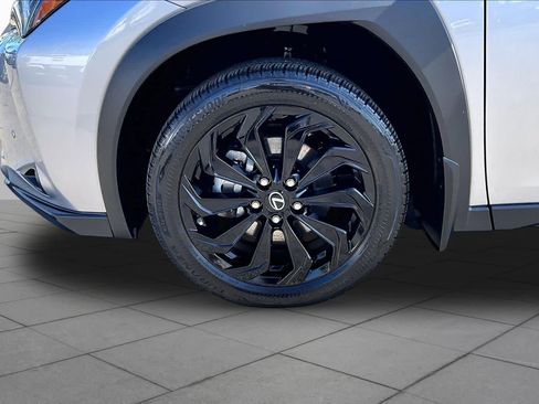 Certified 2024 Lexus UX 250h FWD image 10