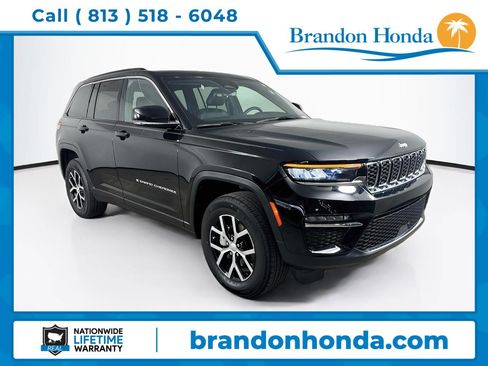 Used 2025 Jeep Grand Cherokee Limited RWD image 1