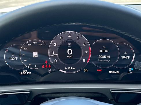 Used 2025 Porsche Cayenne image 23