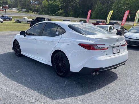 Used 2026 Toyota Camry SE FWD image 4