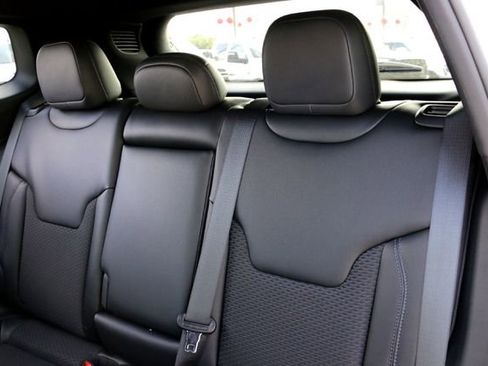 New 2026 Jeep Compass Latitude image 19