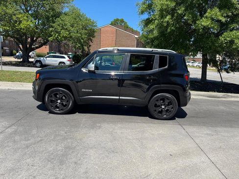 Used 2017 Jeep Renegade Limited AWD/4WD image 8