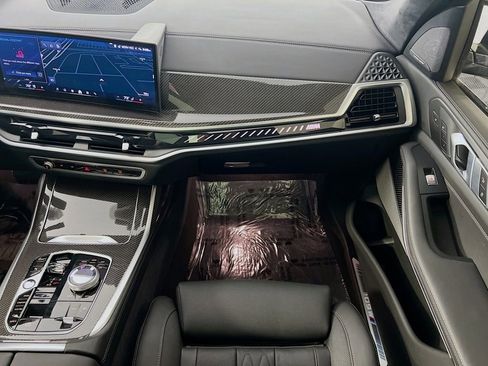 Used 2025 BMW X7 M60i w/ Executive Package image 25