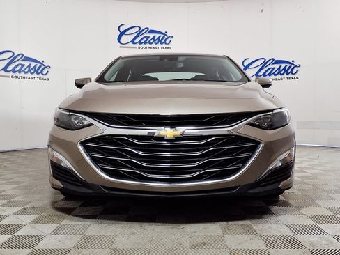 Used 2025 Chevrolet Malibu LS FWD image 3