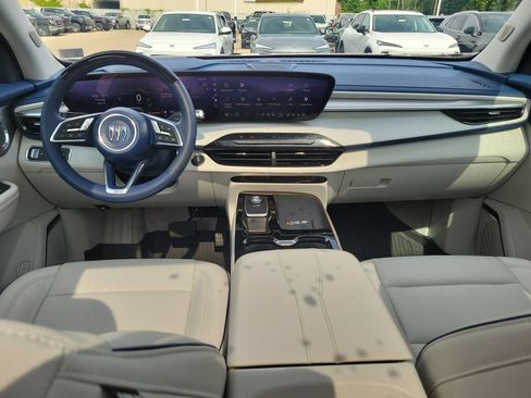 Used 2025 Buick Enclave Avenir w/ Super Cruise Package FWD image 10