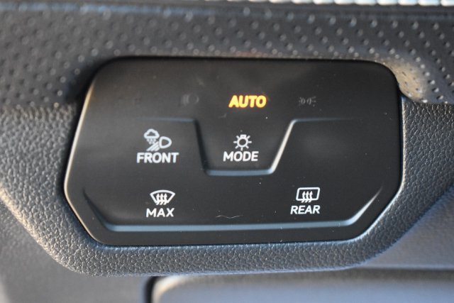 Used 2024 Volkswagen Atlas SE AWD/4WD image 24