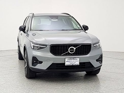 Used 2024 Volvo XC40 B5 Plus w/ Protection Package Premier AWD/4WD image 2