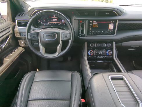Used 2023 GMC Yukon Denali w/ Denali Reserve Package image 14