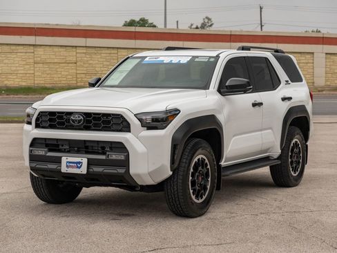 Used 2025 Toyota 4Runner TRD Off-Road Premium w/ Tow Technology Package AWD/4WD image 4