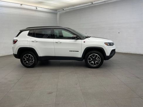 New 2026 Jeep Compass Trailhawk w/ Sun, Sound & Navigation Group AWD/4WD image 2