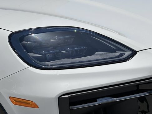 New 2026 Porsche Cayenne GTS AWD/4WD image 37