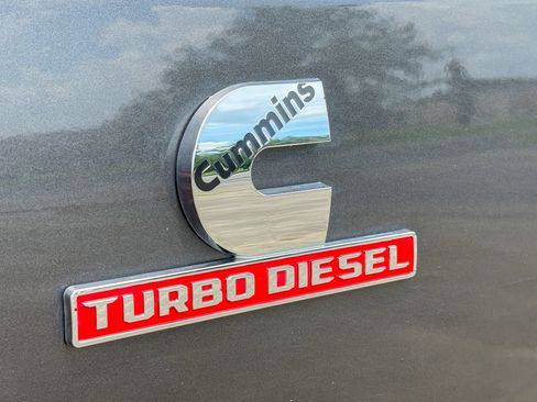 Used 2024 RAM 2500 Tradesman w/ Chrome Appearance Group AWD/4WD image 10