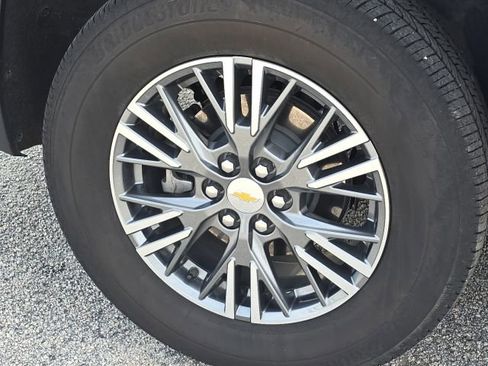 Used 2024 Chevrolet Traverse LT FWD image 9