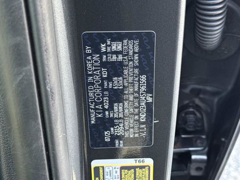 Used 2025 Kia Soul LX w/ LX Technology Package FWD image 31