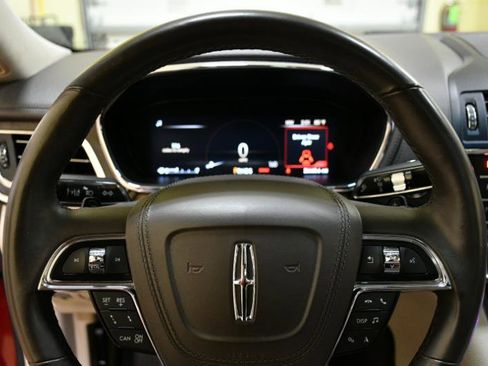 Used 2019 Lincoln Continental Select w/ Continental Climate Package image 25