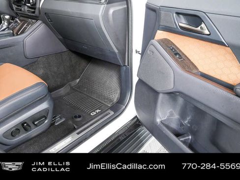 Used 2024 Lexus GX 550 w/ Accessory Package (2T) AWD/4WD image 24