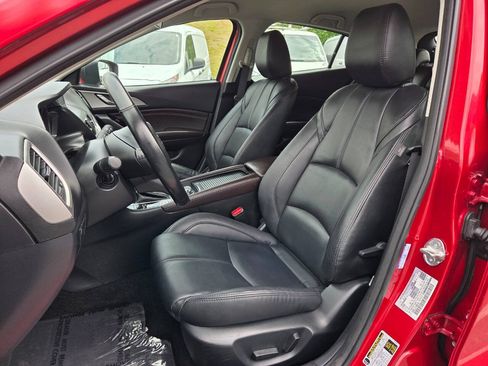 Used 2018 MAZDA MAZDA3 Touring FWD image 15