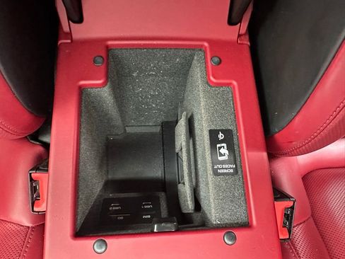 Certified 2023 Porsche Macan S AWD/4WD image 28